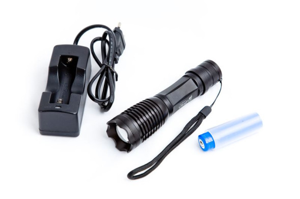 Светодиодный фонарь SANGUAN F1 ZOOM, CREE XM-L T6, 1000Lum